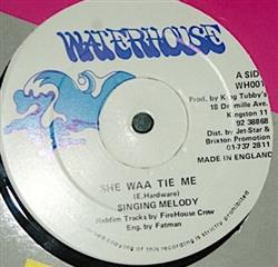 ouvir online Singing Melody - She Waa Tie Me Words Get In The Way